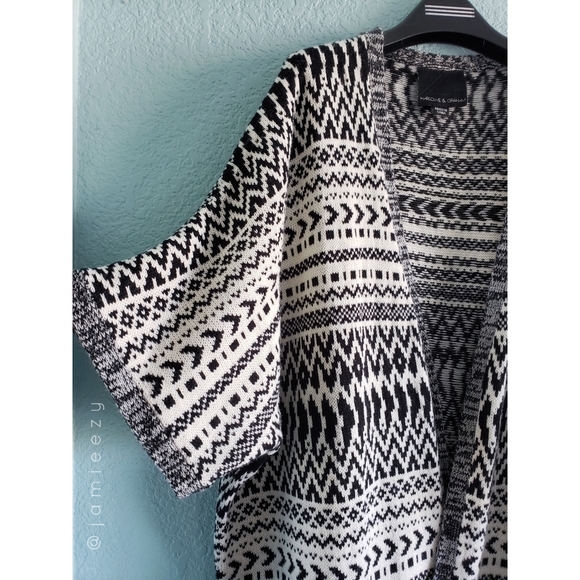 Harlowe & Graham | Fringe Trim Open Front Cardigan - Picture 2 of 9